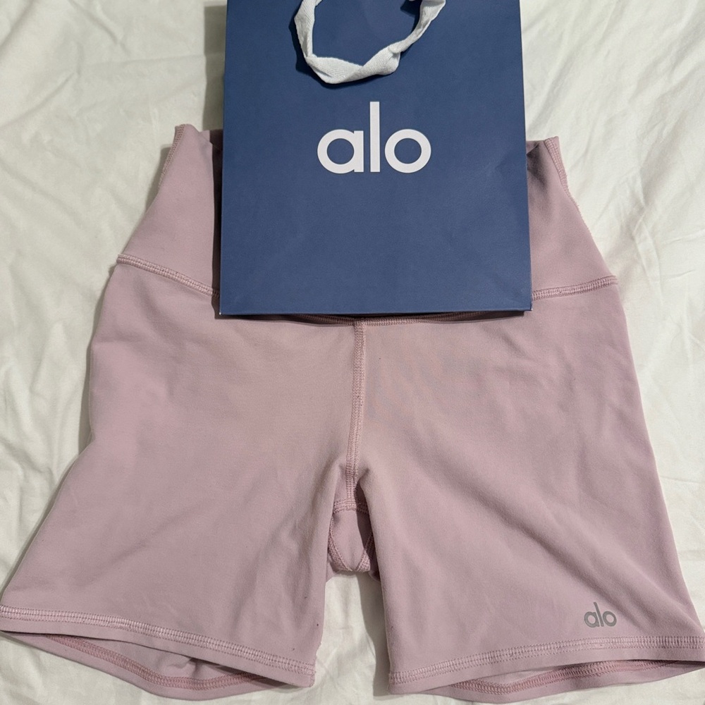 ALO Yoga Women's Pink Bike Shorts